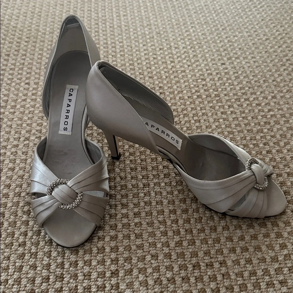 NEW Caparros Platinum Silk 3” Metallic Peep Toe Heels